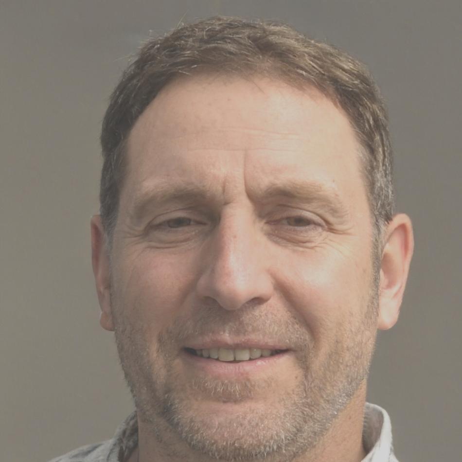 Портрет Керем Дурсун